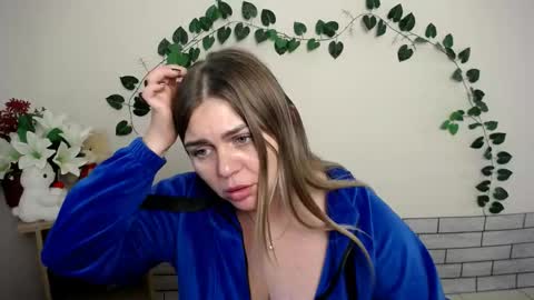 Snapshot of sabrina_sweetkiss_ chatting on October 8, 2025, 8:23 am Sabrina online show from October 8, 2025, 8:23 am