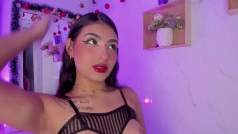 Snapshot of sabrinahims_ chatting on November 30, 2025, 6:39 am mariana online show from November 30, 2025, 6:39 am