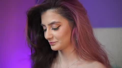  Sabrina  online show from April 3, 2026, 8:18 pm