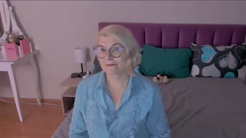 Sabrina MacMarren online show from January 28, 2025, 2:53 pm