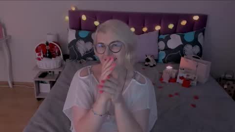 Sabrina MacMarren online show from February 14, 2025, 2:33 pm