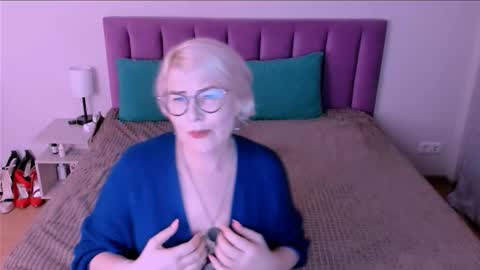 Sabrina MacMarren online show from September 23, 2025, 5:27 pm