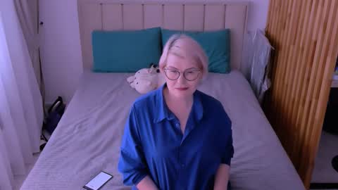 Snapshot of sabrinamacmarren chatting on March 4, 2026, 7:58 am Sabrina MacMarren online show from March 4, 2026, 7:58 am