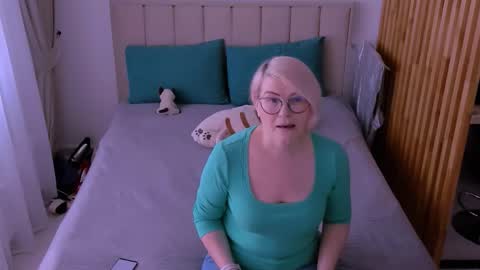 Snapshot of sabrinamacmarren chatting on March 7, 2026, 8:22 am Sabrina MacMarren online show from March 7, 2026, 8:22 am