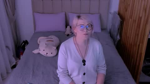 Snapshot of sabrinamacmarren chatting on March 16, 2026, 5:06 pm Sabrina MacMarren online show from March 16, 2026, 5:06 pm