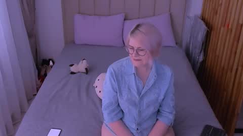 Snapshot of sabrinamacmarren chatting on March 25, 2026, 3:07 pm Sabrina MacMarren online show from March 25, 2026, 3:07 pm