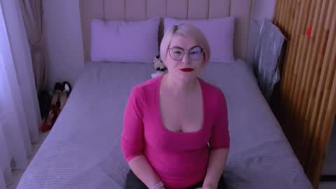 Snapshot of sabrinamacmarren chatting on March 26, 2026, 8:20 am Sabrina MacMarren online show from March 26, 2026, 8:20 am