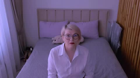 Snapshot of sabrinamacmarren chatting on March 29, 2026, 8:14 am Sabrina MacMarren online show from March 29, 2026, 8:14 am