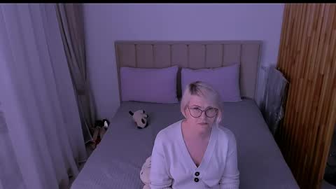 Snapshot of sabrinamacmarren chatting on March 29, 2026, 8:20 pm Sabrina MacMarren online show from March 29, 2026, 8:20 pm