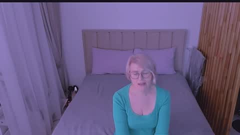 Snapshot of sabrinamacmarren chatting on March 31, 2026, 5:35 pm Sabrina MacMarren online show from March 31, 2026, 5:35 pm