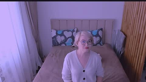 Snapshot of sabrinamacmarren chatting on April 4, 2026, 1:30 pm Sabrina MacMarren online show from April 4, 2026, 1:30 pm