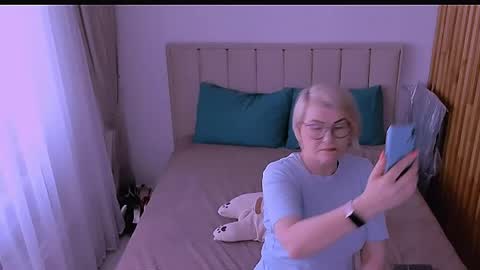 Snapshot of sabrinamacmarren chatting on April 27, 2026, 10:24 am Sabrina MacMarren online show from April 27, 2026, 10:24 am