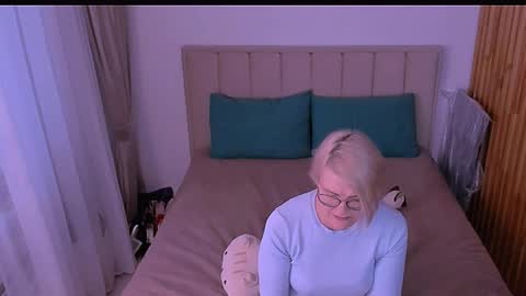 Snapshot of sabrinamacmarren chatting on April 29, 2026, 5:30 pm Sabrina MacMarren online show from April 29, 2026, 5:30 pm