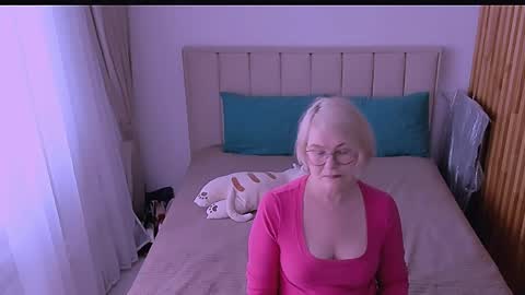Snapshot of sabrinamacmarren chatting on April 30, 2026, 11:27 am Sabrina MacMarren online show from April 30, 2026, 11:27 am