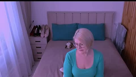Snapshot of sabrinamacmarren chatting on May 6, 2026, 4:34 pm Sabrina MacMarren online show from May 6, 2026, 4:34 pm
