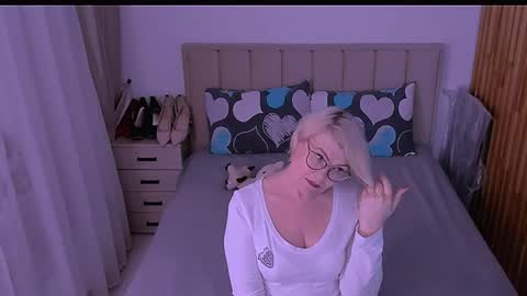 Snapshot of sabrinamacmarren chatting on May 8, 2026, 6:46 pm Sabrina MacMarren online show from May 8, 2026, 6:46 pm