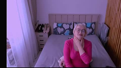 Snapshot of sabrinamacmarren chatting on May 10, 2026, 10:31 am Sabrina MacMarren online show from May 10, 2026, 10:31 am