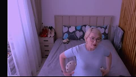 Snapshot of sabrinamacmarren chatting on May 13, 2026, 2:03 pm Sabrina MacMarren online show from May 13, 2026, 2:03 pm