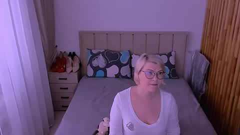 Snapshot of sabrinamacmarren chatting on May 16, 2026, 10:58 am Sabrina MacMarren online show from May 16, 2026, 10:58 am