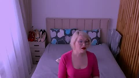 Snapshot of sabrinamacmarren chatting on May 21, 2026, 10:00 am Sabrina MacMarren online show from May 21, 2026, 10:00 am