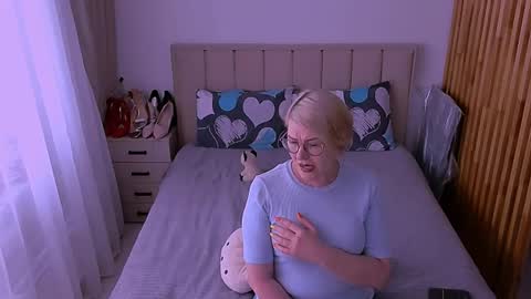 Snapshot of sabrinamacmarren chatting on May 22, 2026, 10:21 am Sabrina MacMarren online show from May 22, 2026, 10:21 am