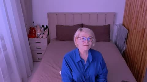 Snapshot of sabrinamacmarren chatting on May 29, 2026, 5:33 pm Sabrina MacMarren online show from May 29, 2026, 5:33 pm