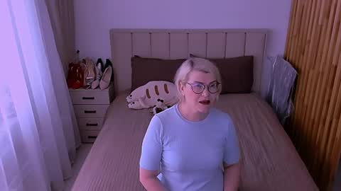 Snapshot of sabrinamacmarren chatting on May 30, 2026, 10:23 am Sabrina MacMarren online show from May 30, 2026, 10:23 am