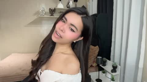 sabrinamadonna54 online show from June 8, 2026, 9:37 pm