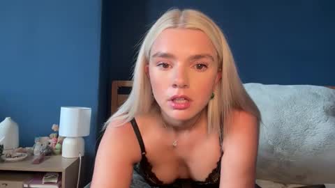 sabrina online show from September 17, 2025, 2:19 pm