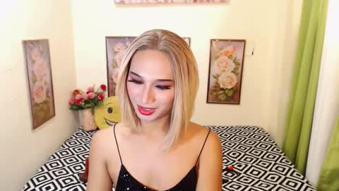 Snapshot of sabrinauniversalcockts chatting on December 2, 2024, 10:23 pm sabrina online show from December 2, 2024, 10:23 pm