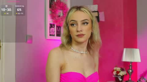 Snapshot of sabrinna_sky chatting on June 4, 2026, 5:02 am Sabrina online show from June 4, 2026, 5:02 am