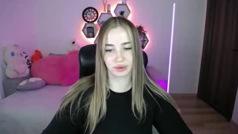 Snapshot of sabrinviolet chatting on May 3, 2026, 8:09 am Sabrina Violet online show from May 3, 2026, 8:09 am