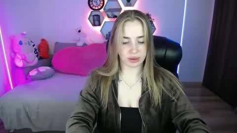 Snapshot of sabrinviolet chatting on May 9, 2026, 8:08 am Sabrina Violet online show from May 9, 2026, 8:08 am