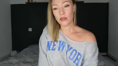 sacha__xx online show from January 12, 2026, 3:06 pm