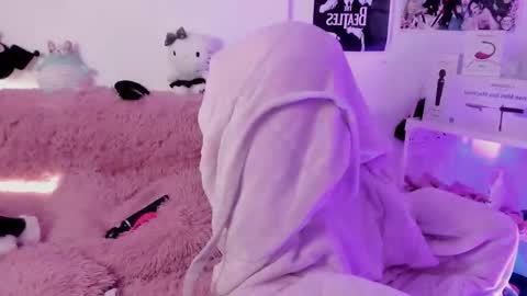 Ig  online show from November 7, 2025, 11:10 am