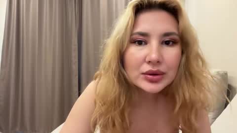 Snapshot of sacreed_lovee chatting on June 5, 2026, 10:10 am sacreed_lovee online show from June 5, 2026, 10:10 am