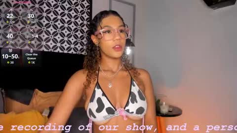 Sophie online show from October 18, 2025, 5:10 am