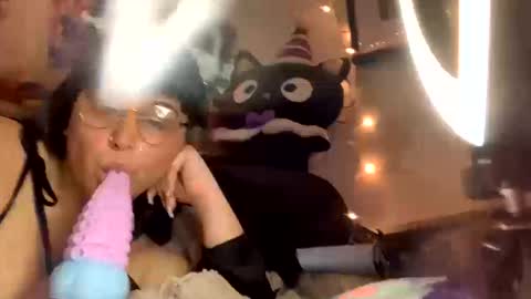 sweet angel baby  online show from October 17, 2025, 2:04 am