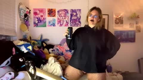 sweet angel baby  online show from November 15, 2025, 1:14 am