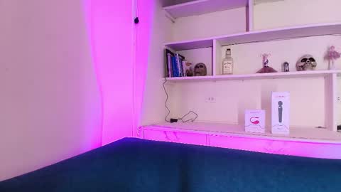 Cami online show from November 28, 2025, 7:49 pm