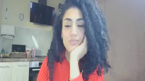 Snapshot of safari_xx chatting on October 30, 2025, 8:31 pm Queen online show from October 30, 2025, 8:31 pm