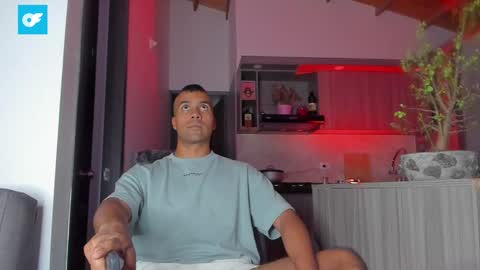 Snapshot of sag_1998 chatting on January 18, 2025, 3:42 am Sag online show from January 18, 2025, 3:42 am