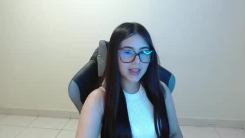 Sahaliefox  online show from October 29, 2025, 9:27 pm