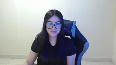 Sahaliefox  online show from December 21, 2025, 6:26 pm