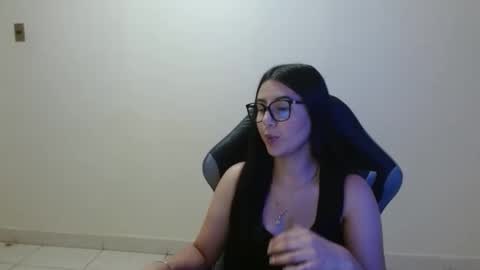 Sahaliefox  online show from March 18, 2026, 9:29 pm