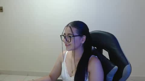 Sahaliefox  online show from March 27, 2026, 9:25 pm