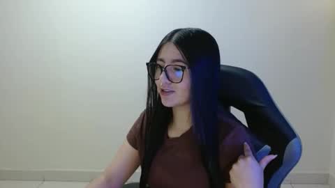 Snapshot of sahaliefox_ chatting on May 3, 2026, 2:12 pm Sahaliefox online show from May 3, 2026, 2:12 pm