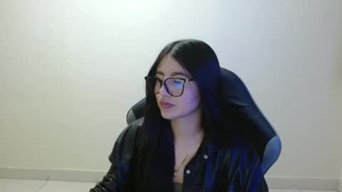 Snapshot of sahaliefox_ chatting on May 6, 2026, 8:25 pm Sahaliefox online show from May 6, 2026, 8:25 pm