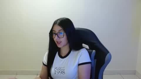 Snapshot of sahaliefox_ chatting on May 13, 2026, 11:33 pm Sahaliefox online show from May 13, 2026, 11:33 pm