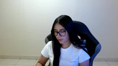 Snapshot of sahaliefox_ chatting on May 26, 2026, 6:04 pm Sahaliefox online show from May 26, 2026, 6:04 pm